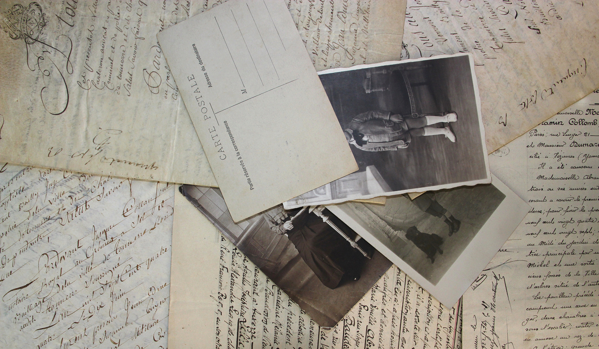 Cartes postales anciennes en noir et blanc. Documents généalogie et histoire.